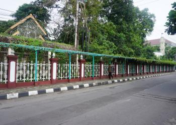 Sidewalks In UNY